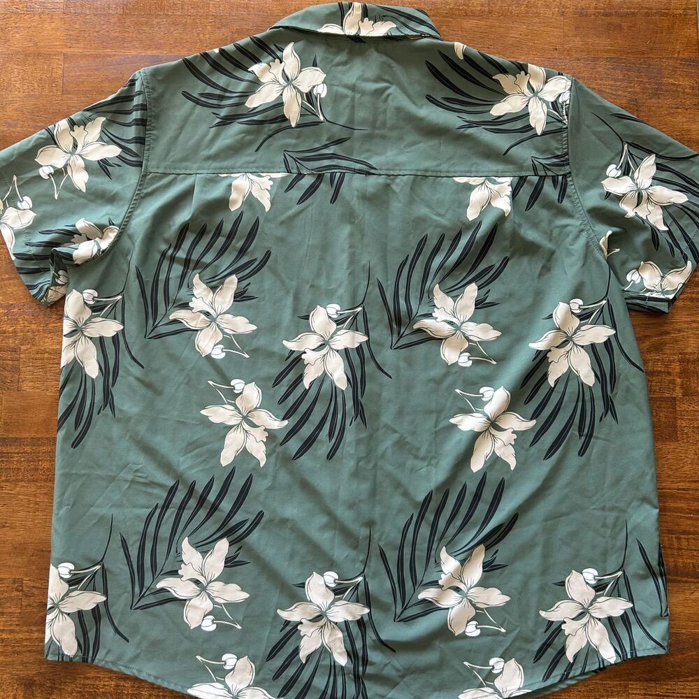 Hurley men’s green Hawaiian print short sleeve button-down size XXL 
￼ - Picture 2 of 8